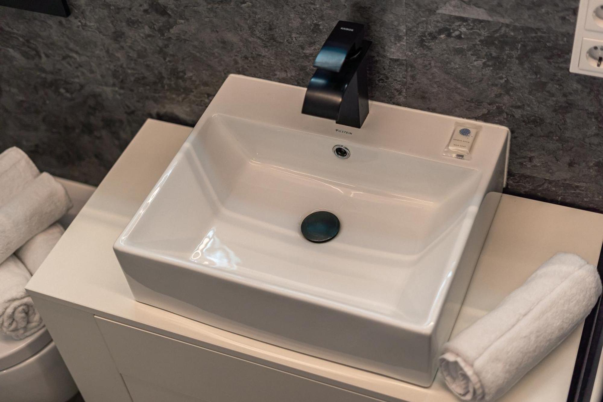 Crest - Riverside Lofts Mit Parken I Balkon I Kueche I Regendusche Passau Ngoại thất bức ảnh
