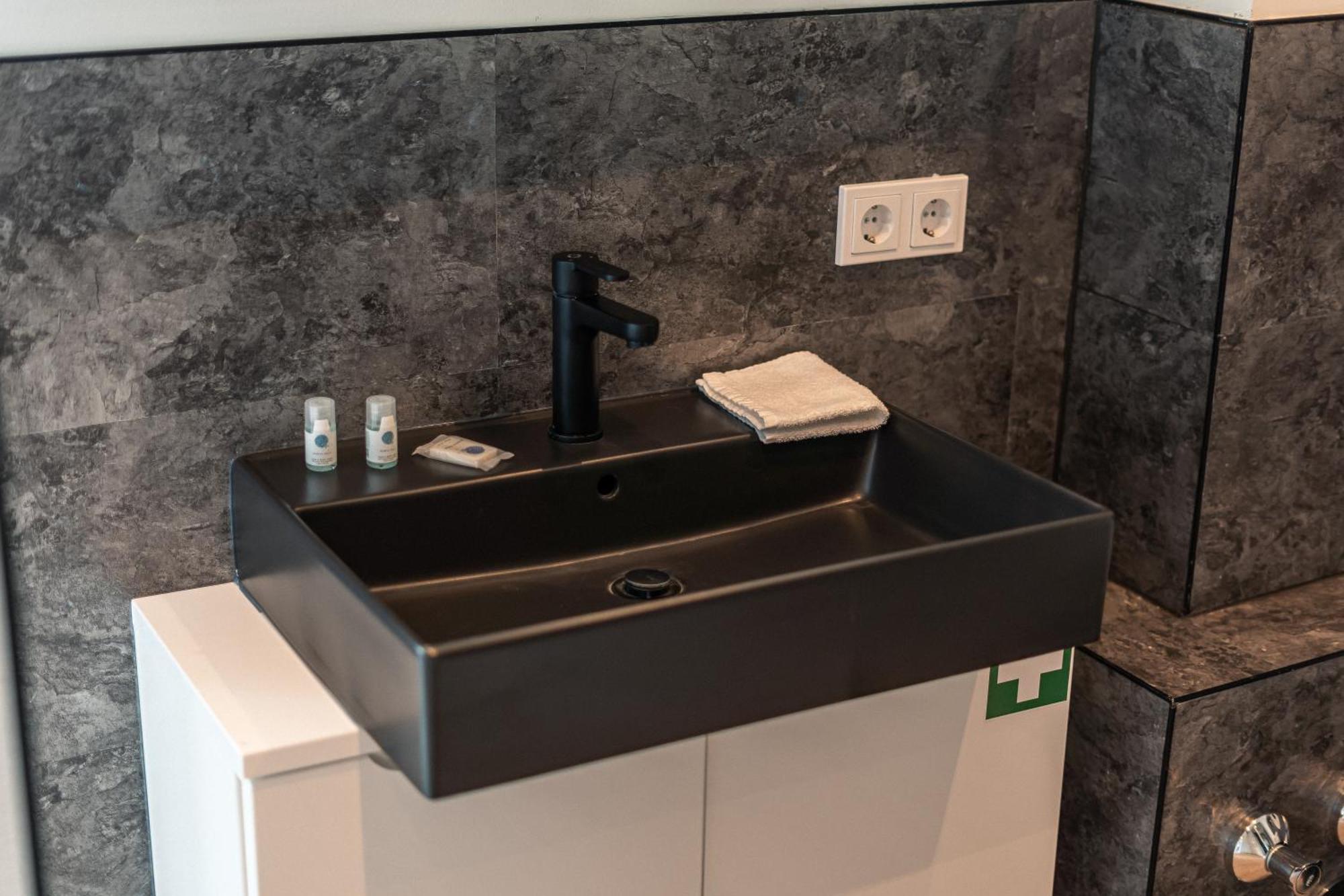 Crest - Riverside Lofts Mit Parken I Balkon I Kueche I Regendusche Passau Ngoại thất bức ảnh